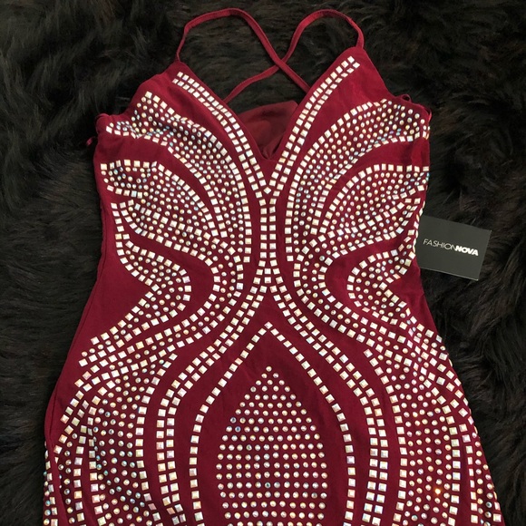 Gown - Picture 4 of 7